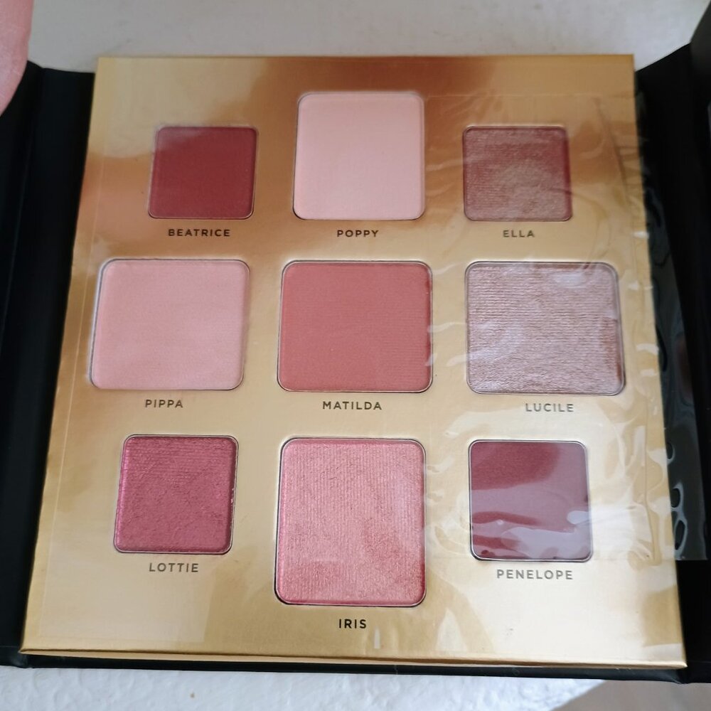 ❤️🩷🧡BNIB BUTTER LONDON TEDDY GIRL 9 PAN EYESHADOW PALETTE - Picture 2 of 5